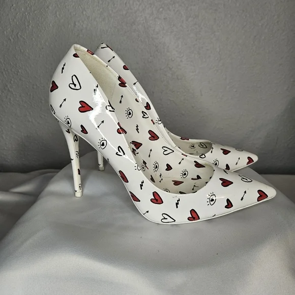 Special Limited Edition White, Black and Red Aldo Heart Pumps! - Picture 8 of 9